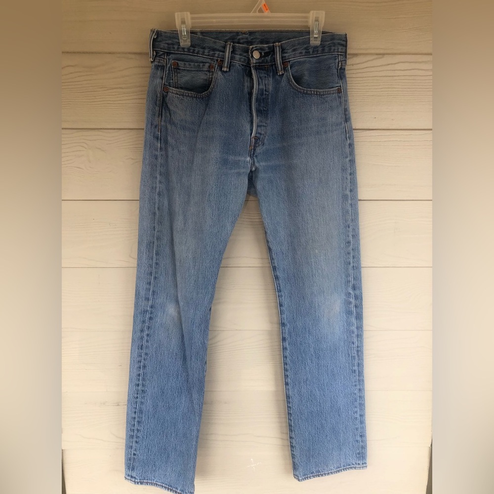 Men’s Levi Jeans 31 Waist 32 Length!